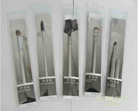 眼影刷都有哪些分類？