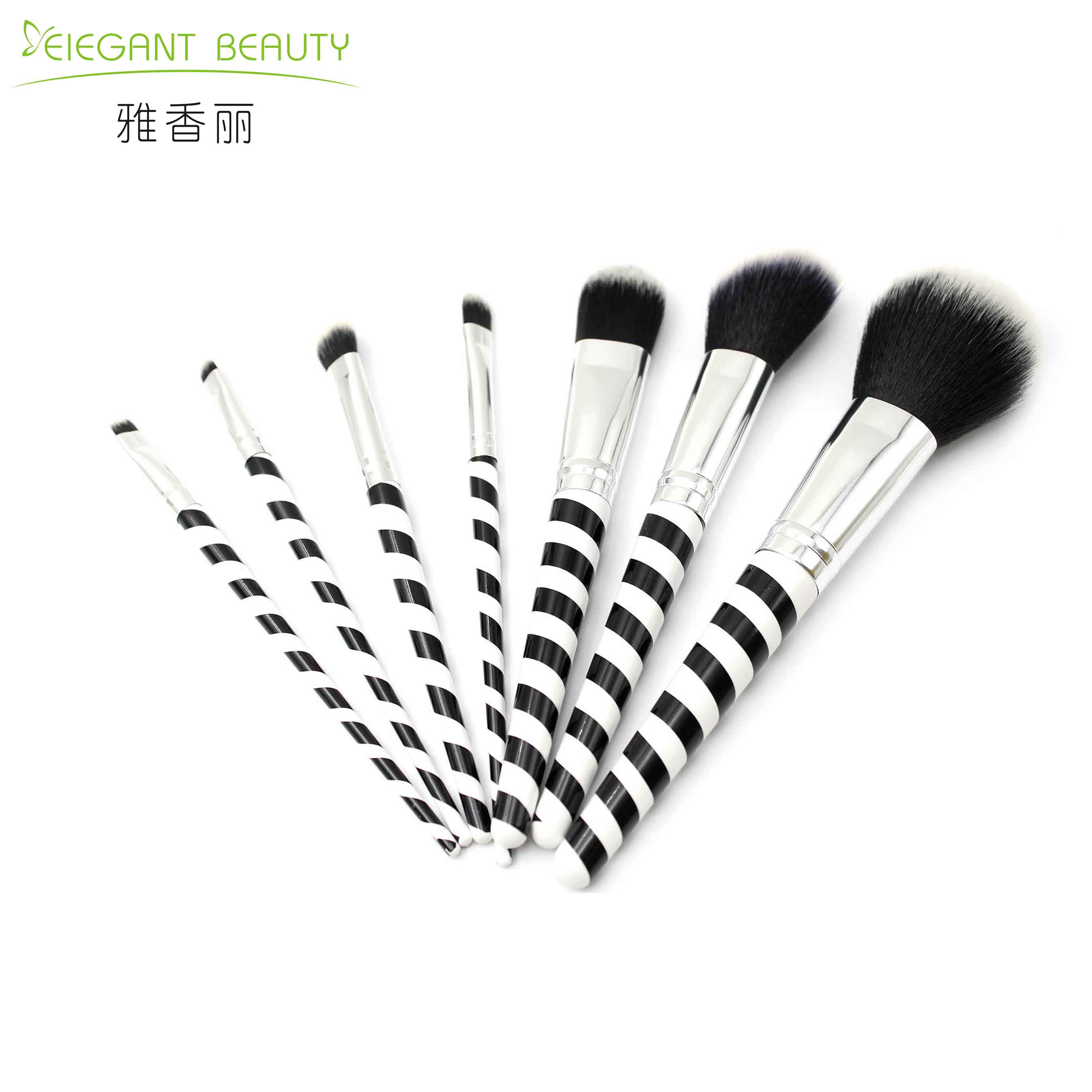 清理化妝刷上彩妝殘留的正確方法，你知道嗎？