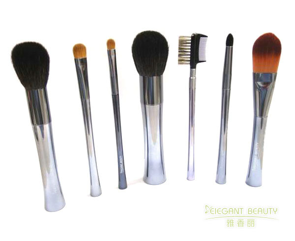 雅香麗成套化妝刷是否通過了相關(guān)的安全和質(zhì)量認證？