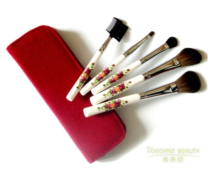 個性化化妝刷定制：從材質(zhì)到形狀，一切由你決定