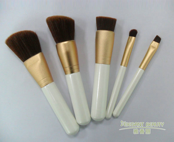 化妝刷套裝的金屬套管防銹工藝是否影響刷毛壽命？